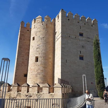 Loft La Calahorra Con Posibilidad De Aparcamiento Pregunta Por El Pack Mas Amor Кордова Екстер'єр фото